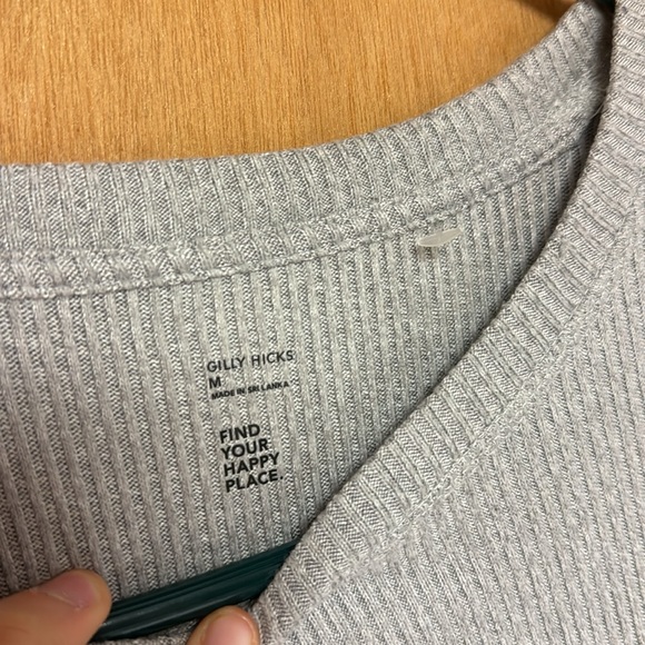 Hollister Gilly Hicks long sleeve sweater - Picture 2 of 3